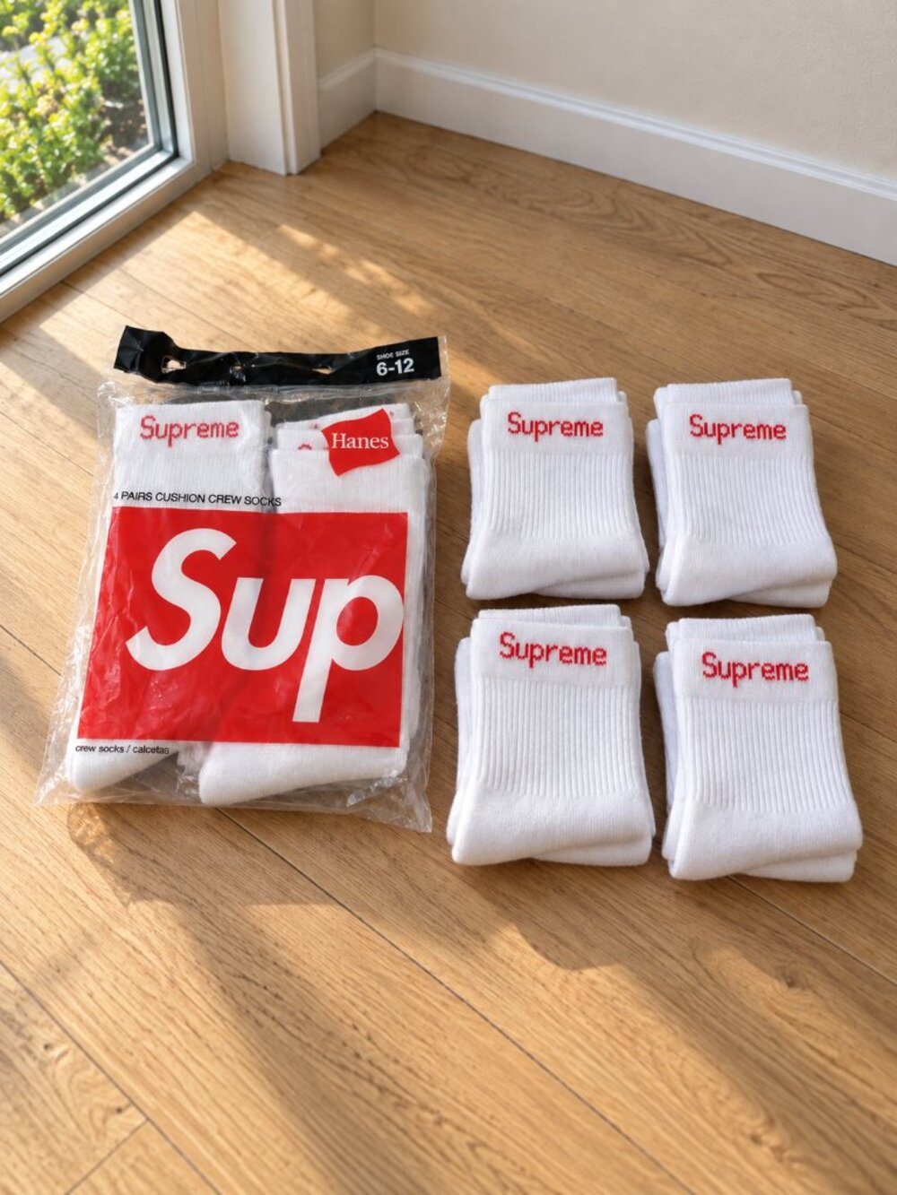 Supreme Hanes White Cushion Crew Socks 4 Pack Red Logo Size 6-12 Supreme x Hane